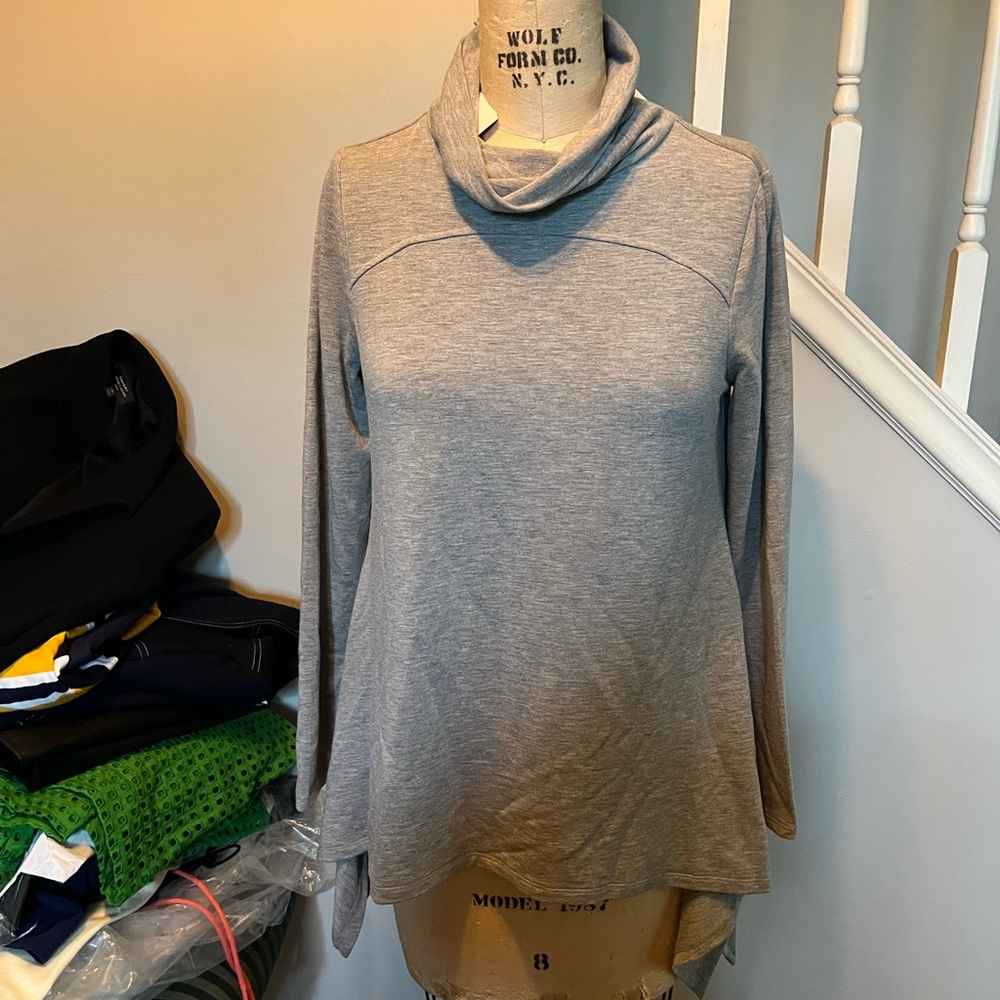NWT Cupid asymmetrical top high low medium